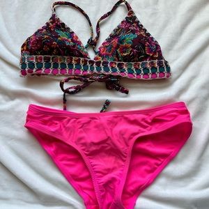 Crochet patterned bikini top size M, full coverage pink bottoms size S